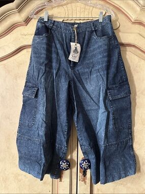 NWT easel Relaxed Cargo Cropped Denim Jeans - Dark Blue Wash size Medium